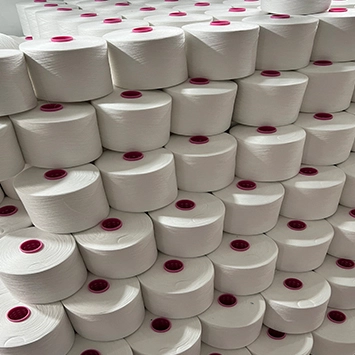 Fibra de poliéster a partir de botellas de PET recicladas